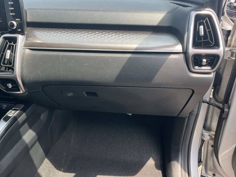 Used 2022 Kia Sorento S FWD image 28