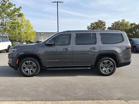 Used 2022 Jeep Wagoneer Series III w/ Flexible Seating Group RWD image 2