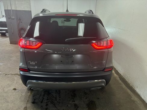 Used 2022 Jeep Cherokee Limited w/ Mopar Interior Package AWD/4WD image 8