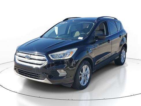 Used 2018 Ford Escape SEL FWD image 3