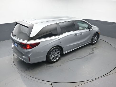 Used 2025 Honda Odyssey Touring image 42