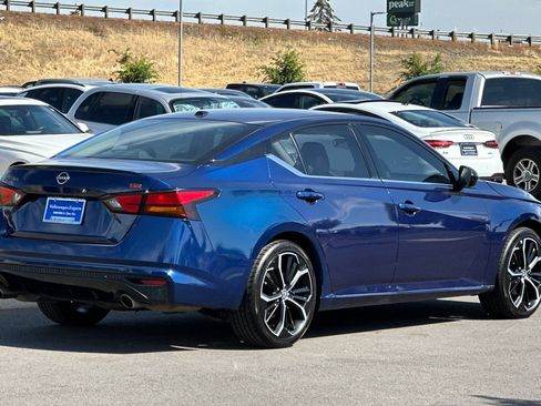 Used 2023 Nissan Altima 2.5 SR FWD image 3