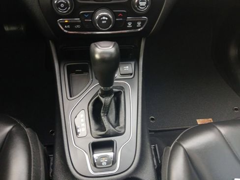 Used 2019 Jeep Cherokee Latitude Plus image 10