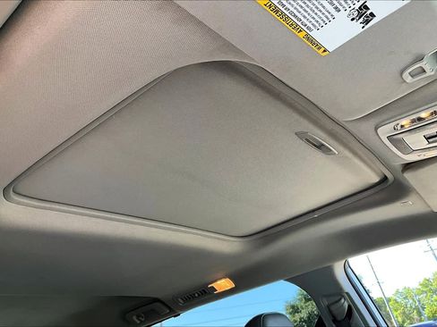 Used 2021 Toyota Sienna XLE FWD image 13