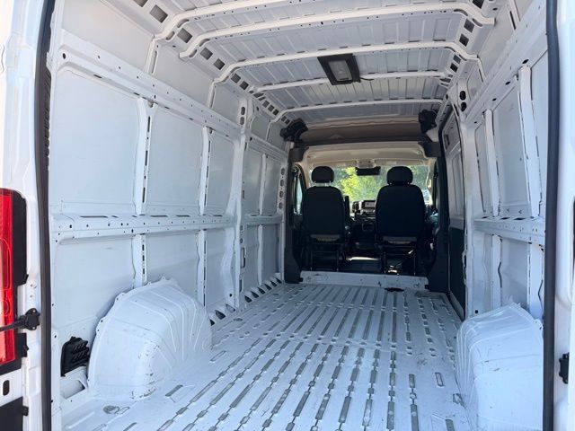 Used 2024 RAM ProMaster 2500 w/ Convenience Group FWD image 14
