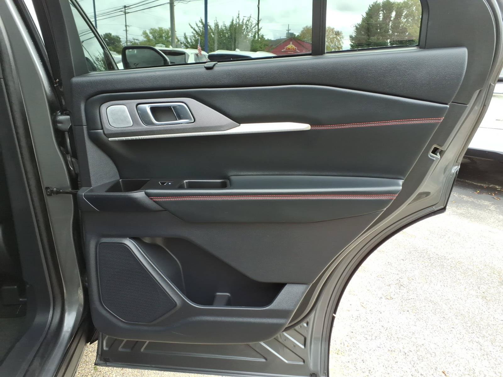 Certified 2025 Ford Explorer ST AWD/4WD image 31