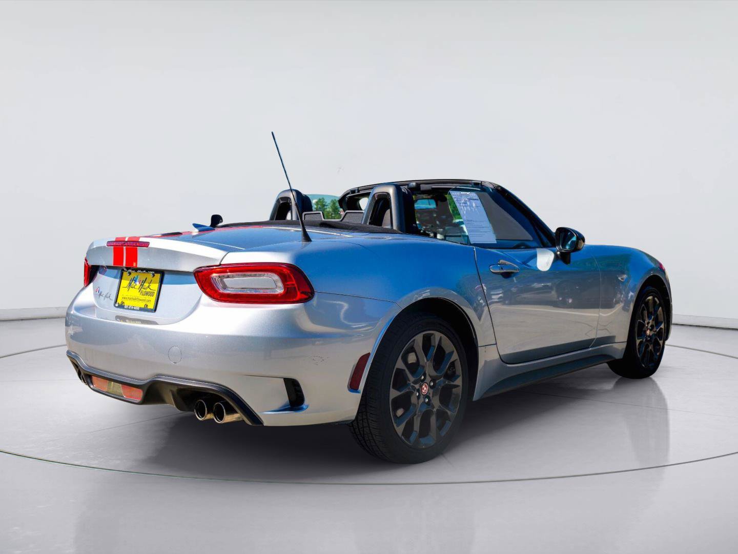 Used 2019 FIAT 124 Spider Abarth w/ Navigation & Sound Group RWD image 9