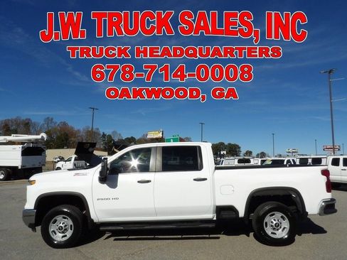 Used 2024 Chevrolet Silverado 2500 W/T w/ WT Convenience Package image 2