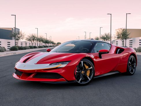 Used 2021 Ferrari SF90 Stradale image 1