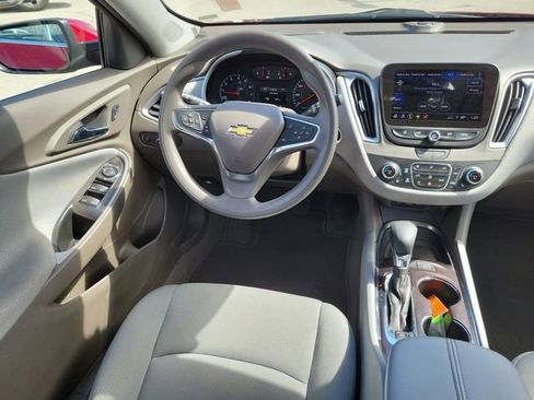 Used 2025 Chevrolet Malibu LT image 13