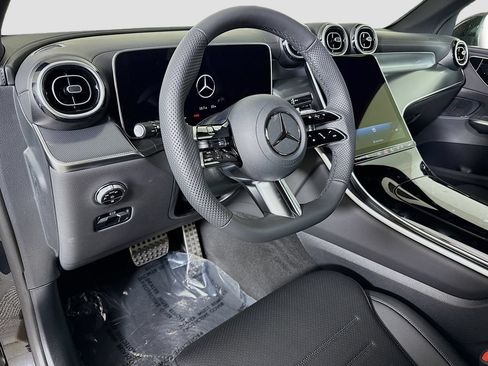 Used 2026 Mercedes-Benz GLC 300 4MATIC image 9