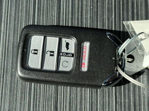 Used 2017 Honda Pilot Elite image 14