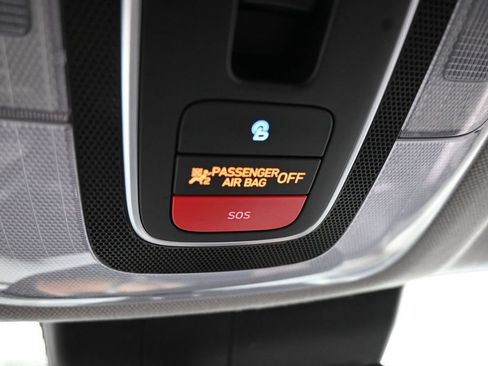 Used 2022 Hyundai Elantra Limited FWD image 31
