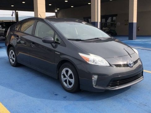 Used 2012 Toyota Prius Two FWD image 1