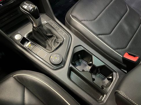 Used 2023 Volkswagen Tiguan SEL R-Line image 7