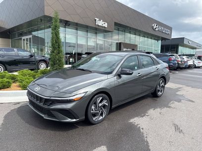 New 2025 Hyundai Elantra SEL