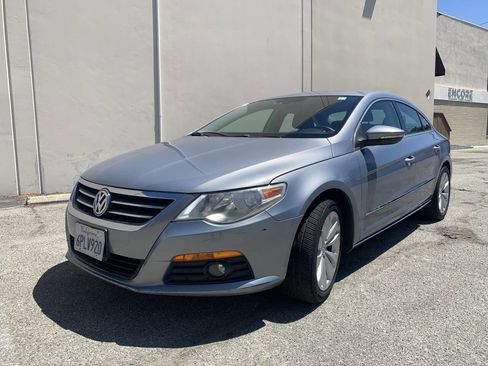 Used 2009 Volkswagen CC Sport FWD image 2