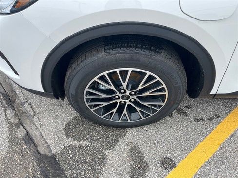 New 2025 Ford Escape SE w/ Class II Trailer Tow Package image 12