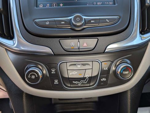 Used 2024 Chevrolet Equinox LS w/ Driver Confidence II Package AWD/4WD image 32