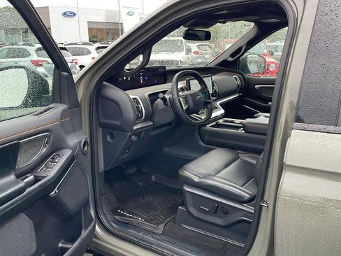 Used 2025 Ford Expedition Tremor AWD/4WD image 10