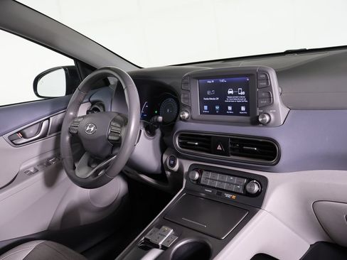 Certified 2021 Hyundai Kona Limited FWD image 24