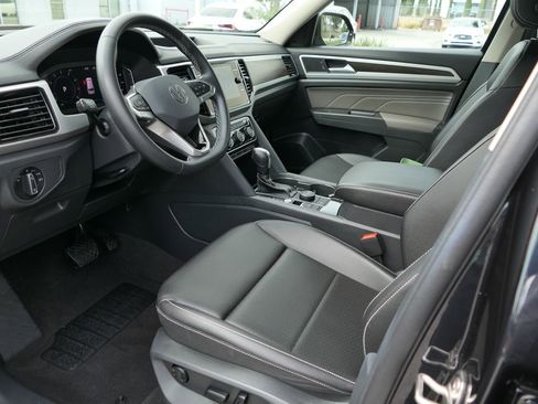 Used 2023 Volkswagen Atlas SE AWD/4WD image 13