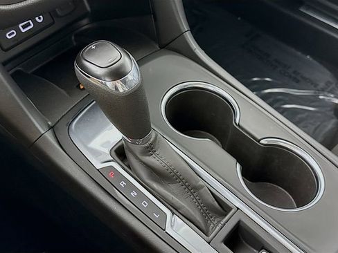 Used 2020 Chevrolet Equinox Premier w/ Premier Redline Edition image 16