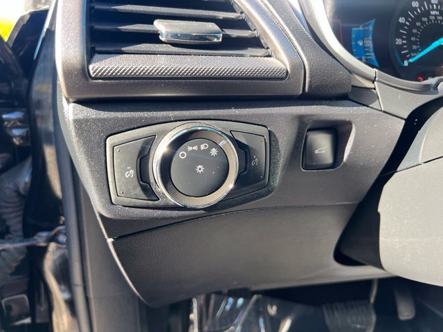 Used 2020 Ford Fusion SE FWD image 22