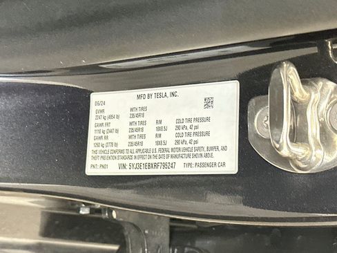 Used 2024 Tesla Model 3 Long Range AWD/4WD image 12