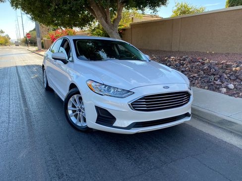 Used 2019 Ford Fusion SE image 4