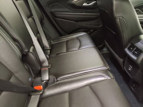 Used 2022 GMC Terrain SLT w/ LPO, Floor Liner Package image 19