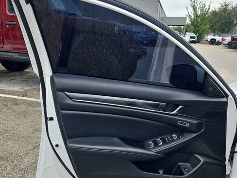 Used 2021 Honda Accord Touring image 10