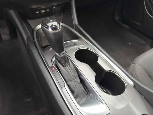 Used 2020 Chevrolet Malibu LT image 32