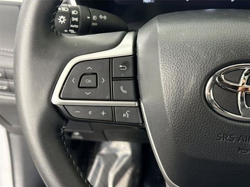 Certified 2025 Toyota Highlander XSE image 18