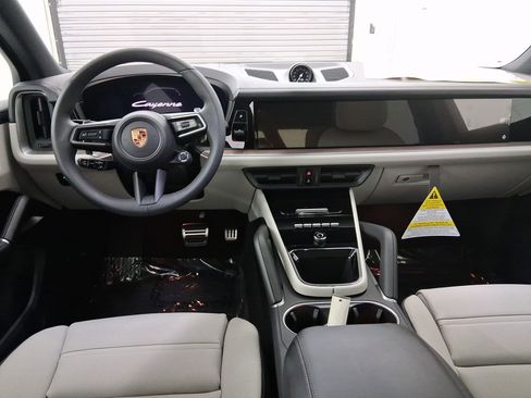 Used 2026 Porsche Cayenne Coupe AWD/4WD image 13