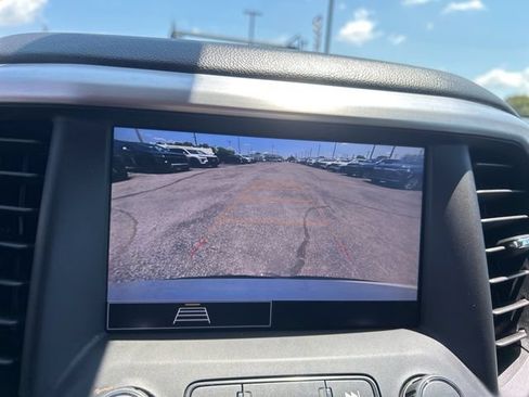 Used 2022 GMC Acadia SLE w/ Driver Convenience Package FWD image 22