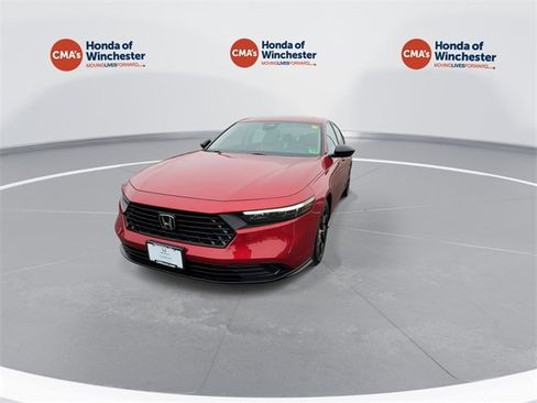 Certified 2025 Honda Accord SE image 4