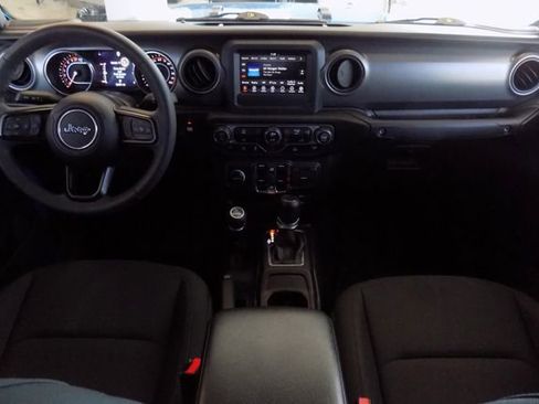 Used 2023 Jeep Gladiator Willys image 15