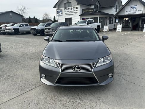 Used 2013 Lexus ES 350 w/ Luxury Pkg image 2