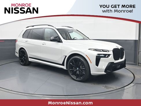 Used 2025 BMW X7 M60i w/ Executive Package image 1