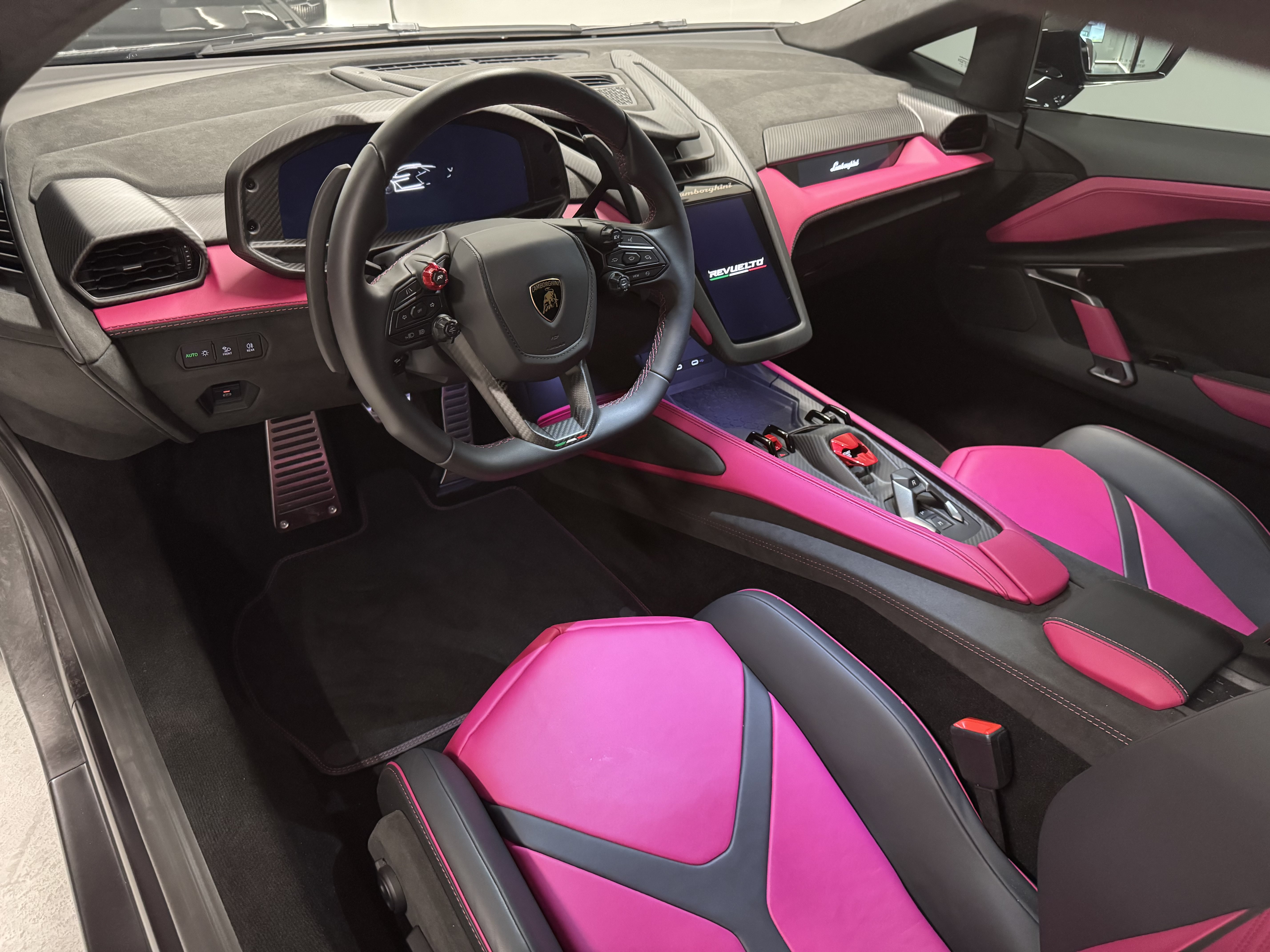 Used 2026 Lamborghini Revuelto AWD/4WD image 10