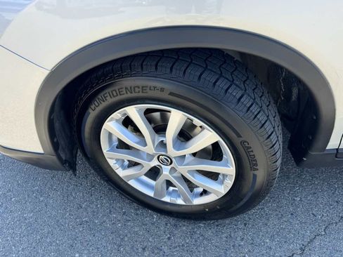Used 2019 Nissan Rogue SV FWD image 34