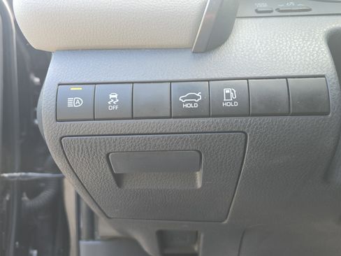 Used 2021 Toyota Camry LE FWD image 25