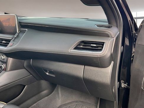 Used 2023 GMC Yukon XL AT4 w/ AT4 Premium Package image 16