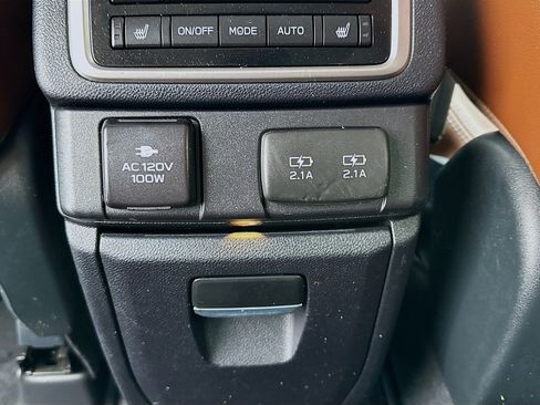 Used 2022 Subaru Ascent Touring AWD/4WD image 17