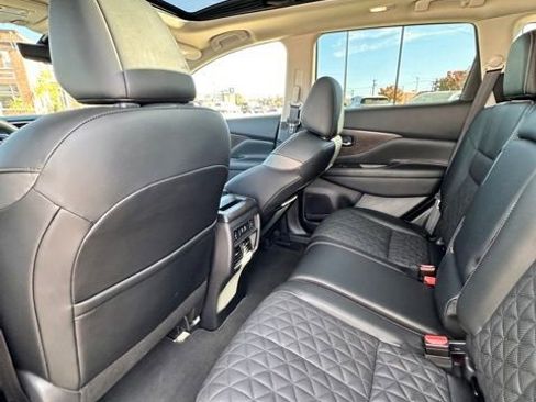 Certified 2024 Nissan Murano Platinum w/ Cargo Package image 30