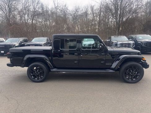 Used 2022 Jeep Gladiator Overland image 7