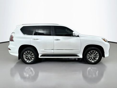 Used 2016 Lexus GX 460 Luxury w/ Preferred Accessory Package AWD/4WD image 5