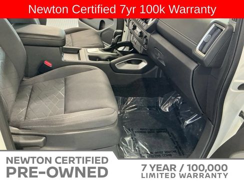 Used 2025 Nissan Frontier SV w/ SV Convenience Package RWD image 17