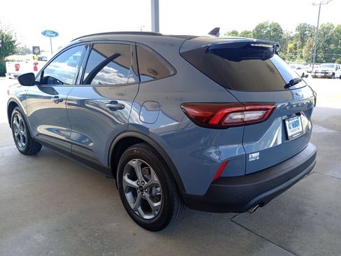 Used 2025 Ford Escape ST-Line w/ Tech Pack #1 FWD image 3